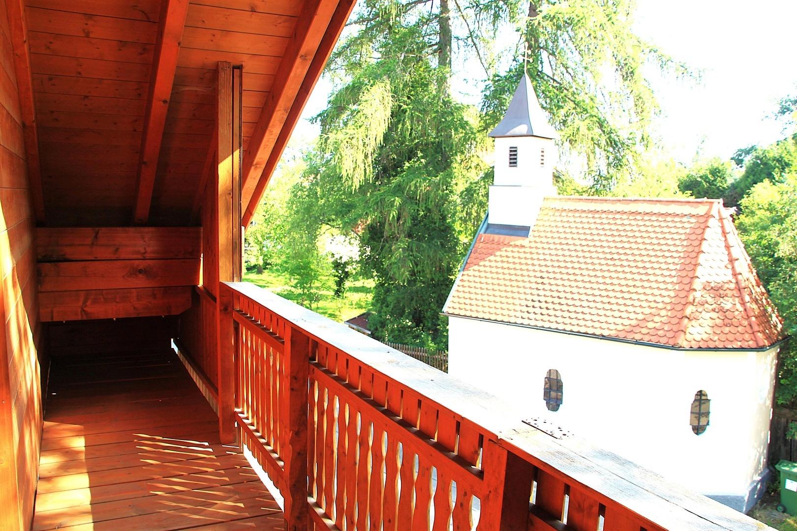 Balkon mit Katzengaube