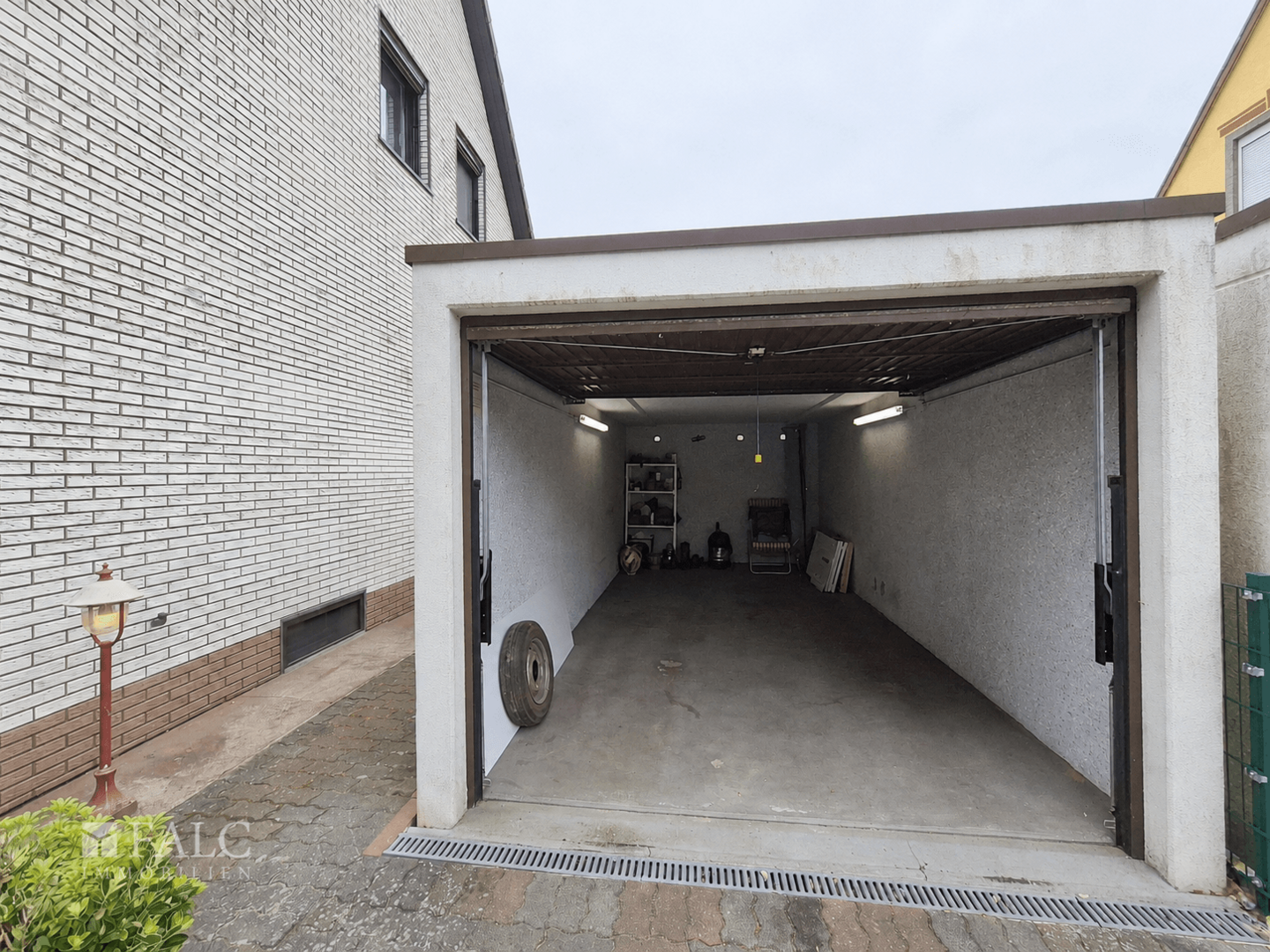 Garage 1
