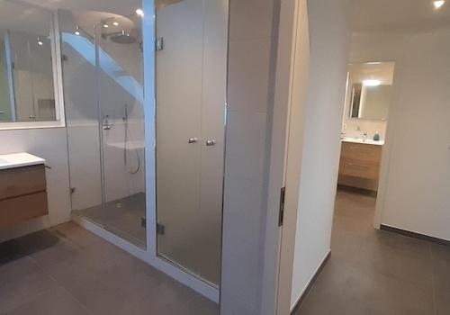 Bad mit Waschmaschinenzimmer