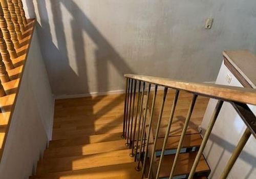 Treppe zum Wohnbereich
