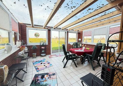 Überdachte Sommerterrasse