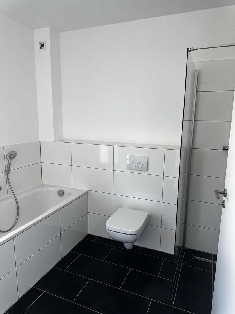 Badezimmer Ansicht 1