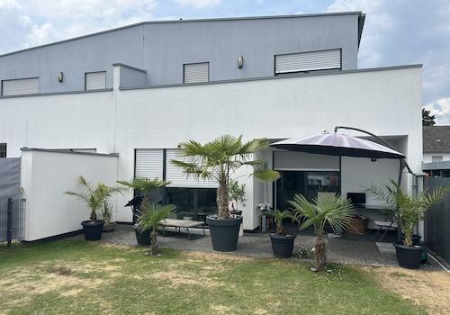 Gartenansicht links