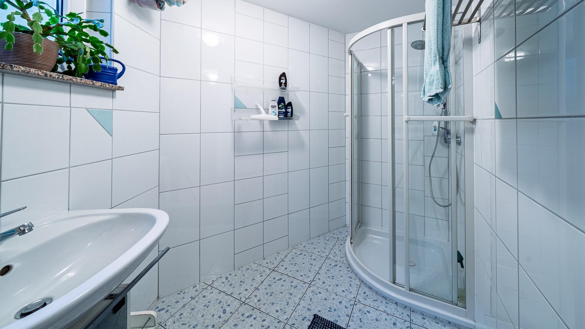 Dusche UG