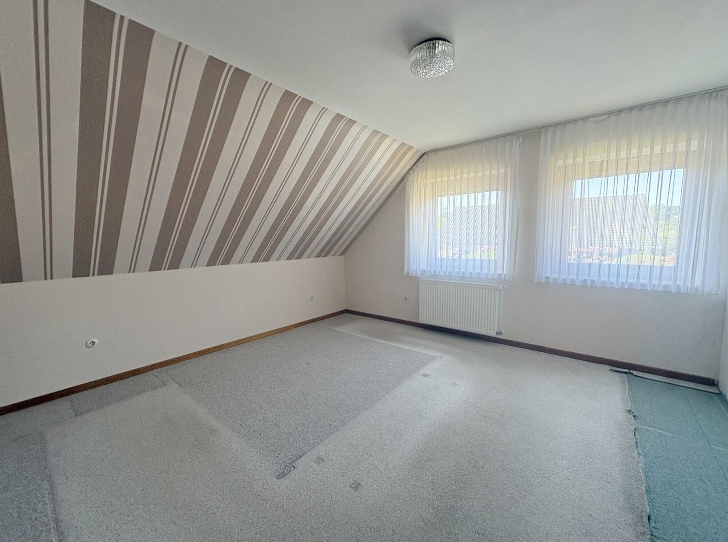 Schlafzimmer 1