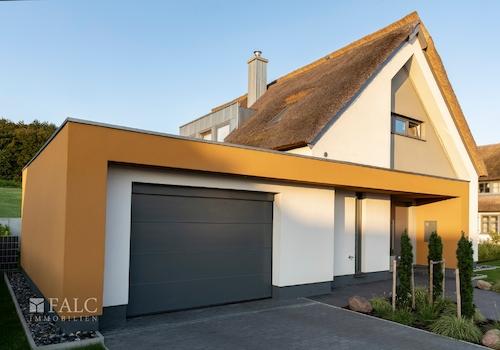 Einfahrt Garage