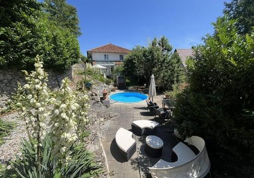 Haus- und Gartenansicht Westen