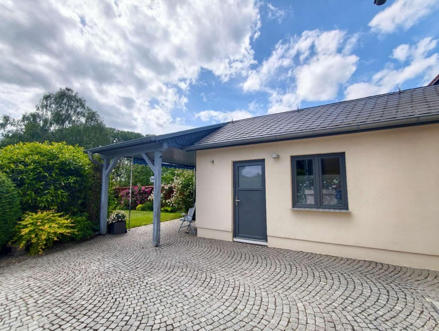 Garage mit Freisitz