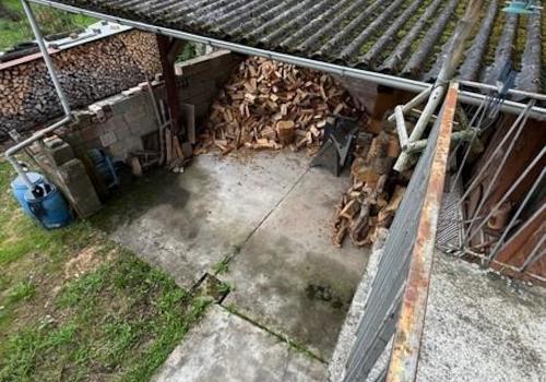 5 Holzlager mit Stallzugang