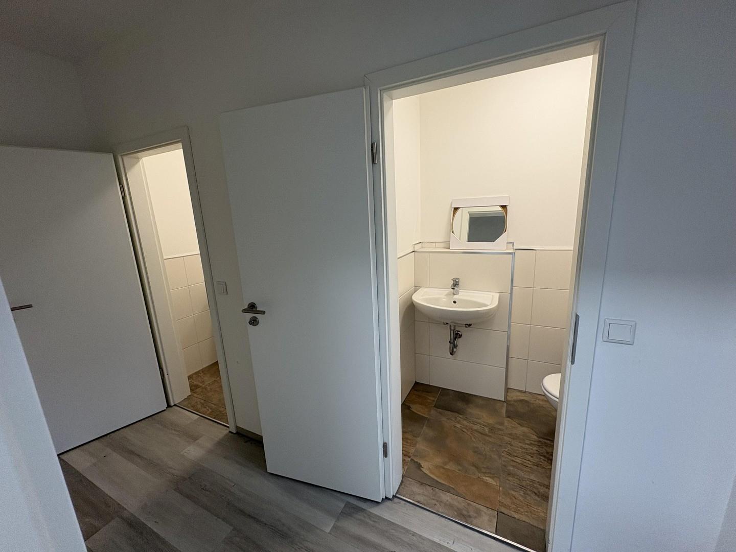 Toiletten Teil B 2