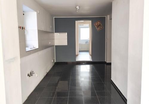 Küche Blickrichtung Badezimmer