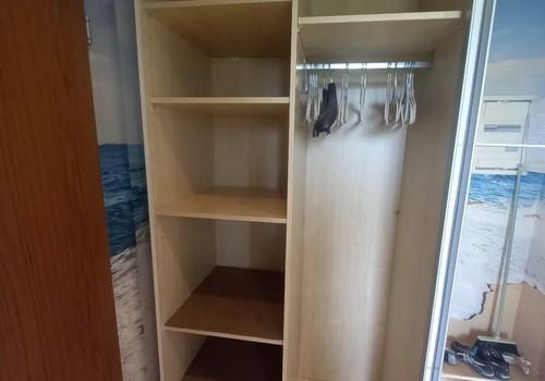 Kleiderschrank 