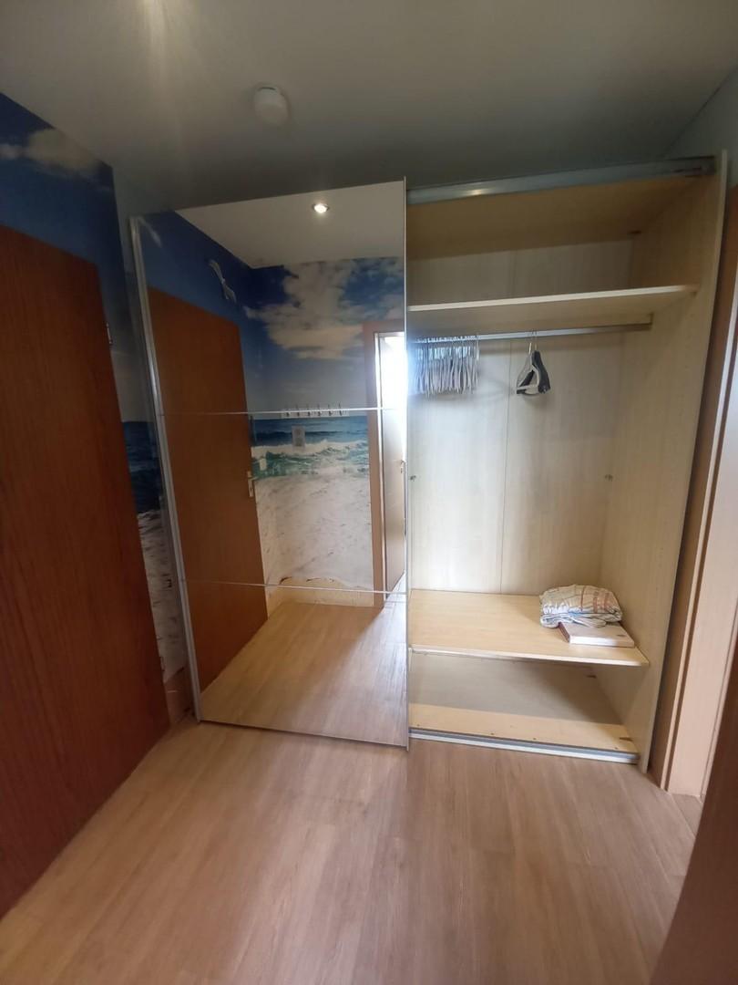 Kleiderschrank 