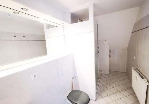 Bad mit bodentiefer Dusche