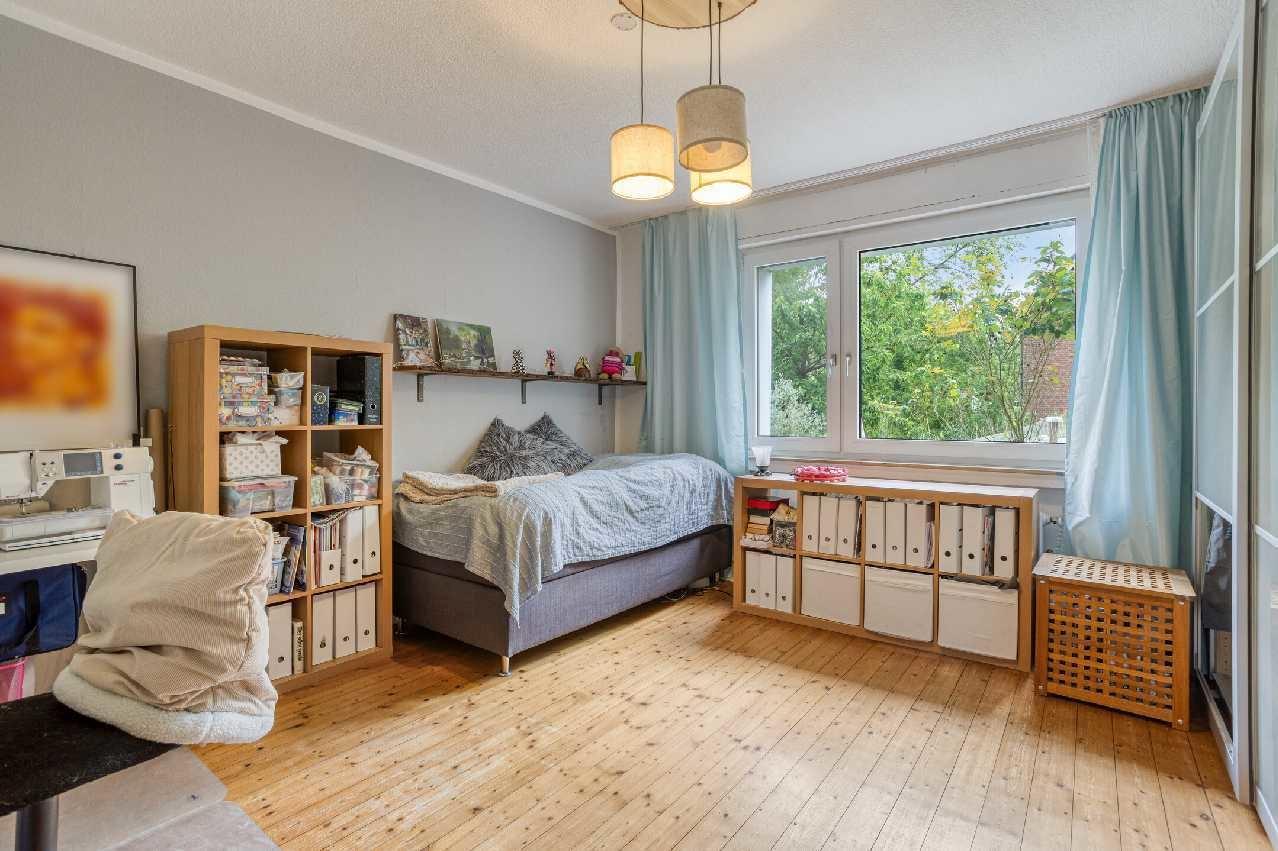 Schlafzimmer (EG)