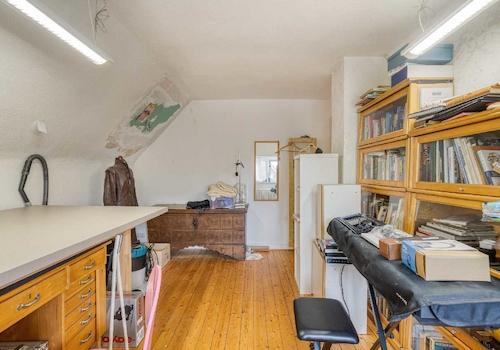 Büro (DG)