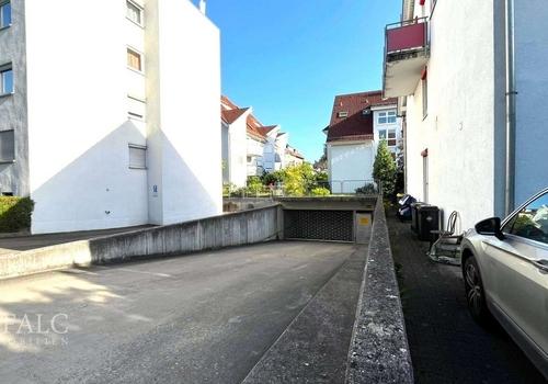 zur Tiefgarage