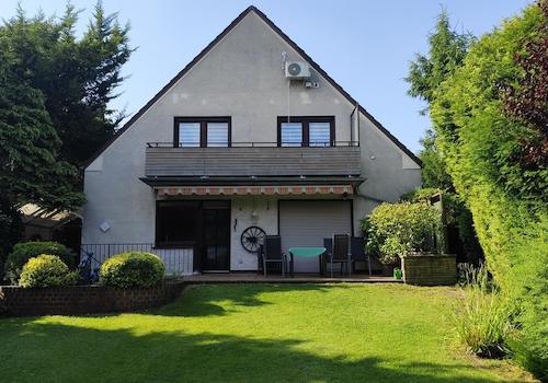 Hausansicht-Garten