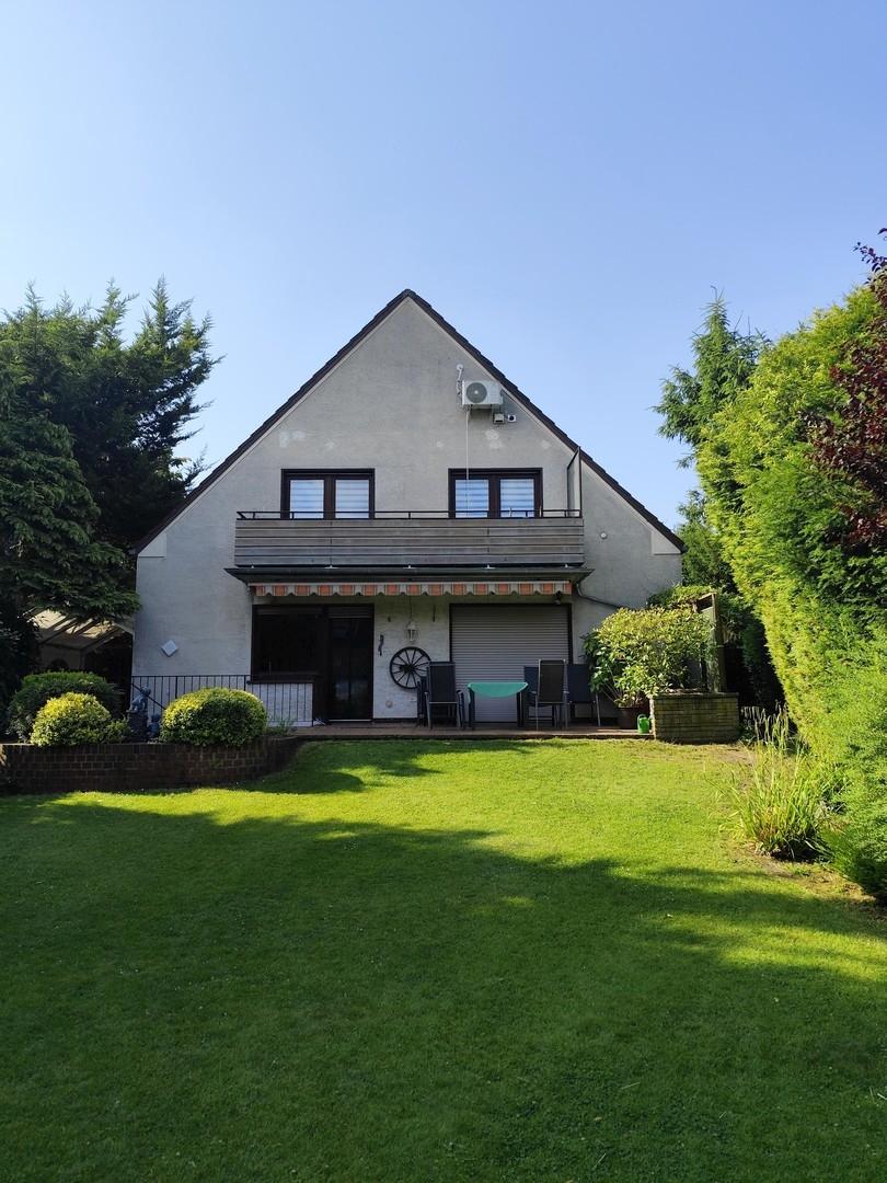 Hausansicht-Garten