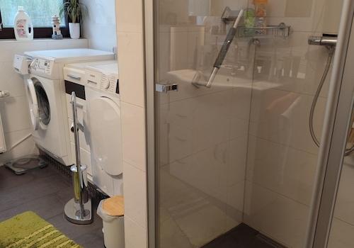 Badezimmer-Dusche-Geräte