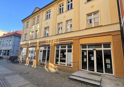 Außen - Schaufensterfront