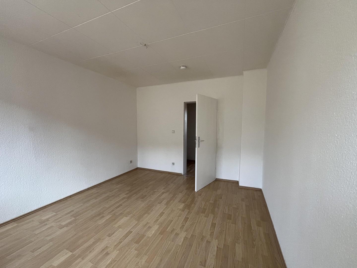Raum 3 Blick Tür