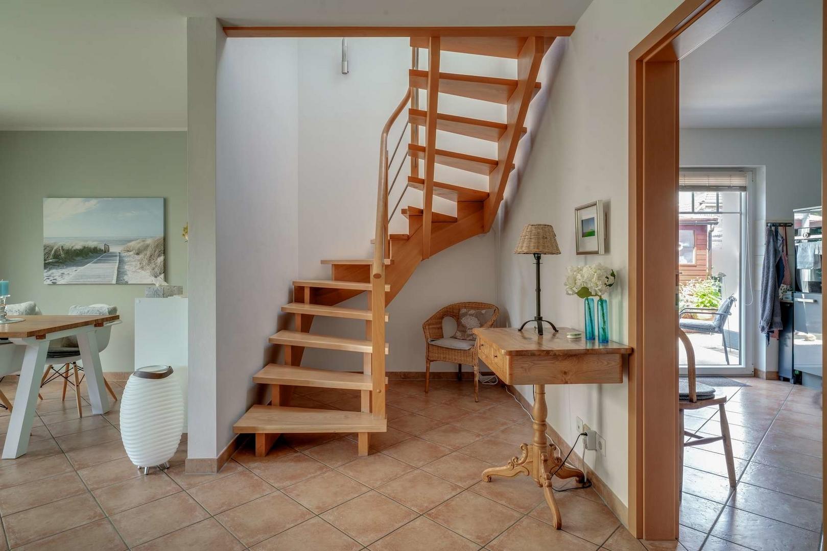 Flur mit Treppe