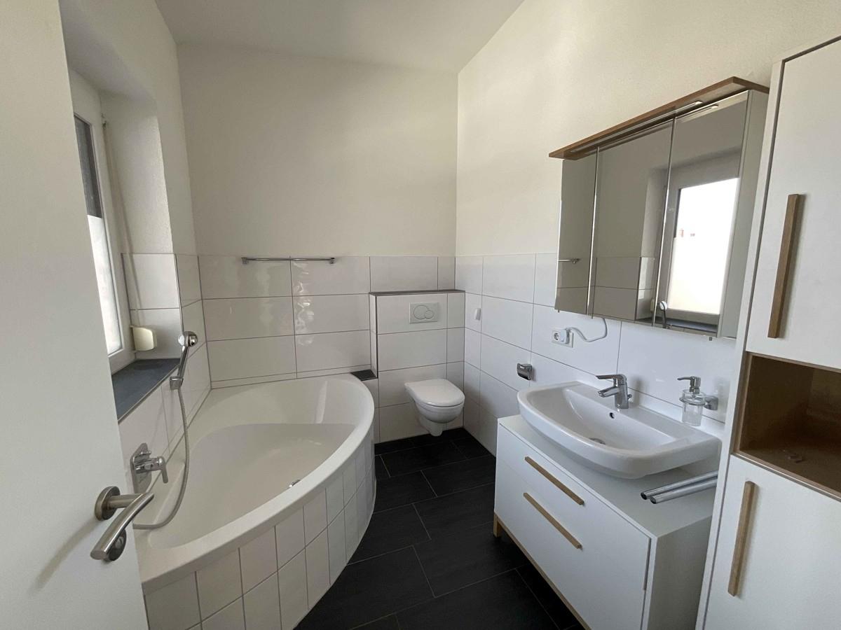 Badezimmer_www.villingen.immobilien