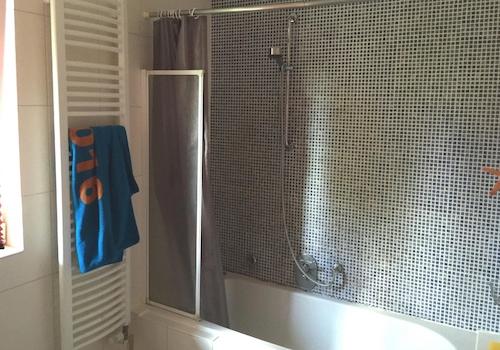 Badezimmer im Obergeschoss