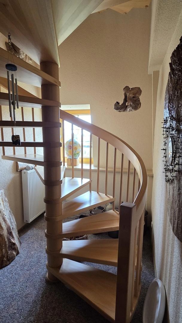 Wendeltreppe zum 2. OG