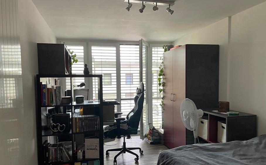 Zimmer teilmöbliert