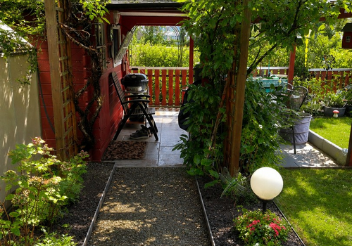 Garten mit Gartenhaus