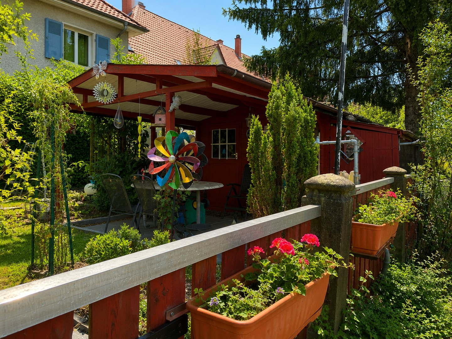Garten mit Gartenhaus 
