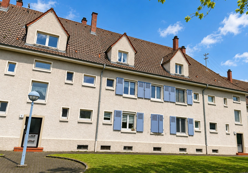 Außenansicht mit Hauseingang