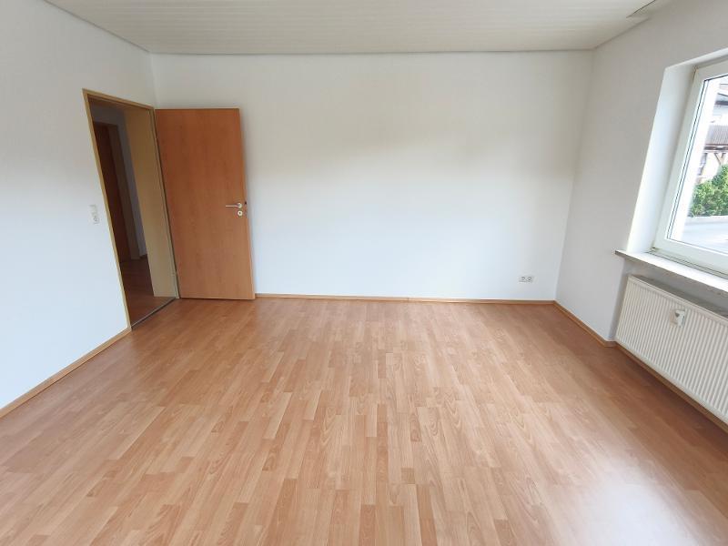 Wohn- /Eszimmer mit offener Küche Bild 4