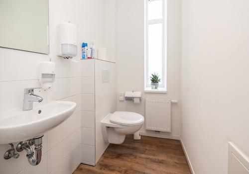 WC Damen EG