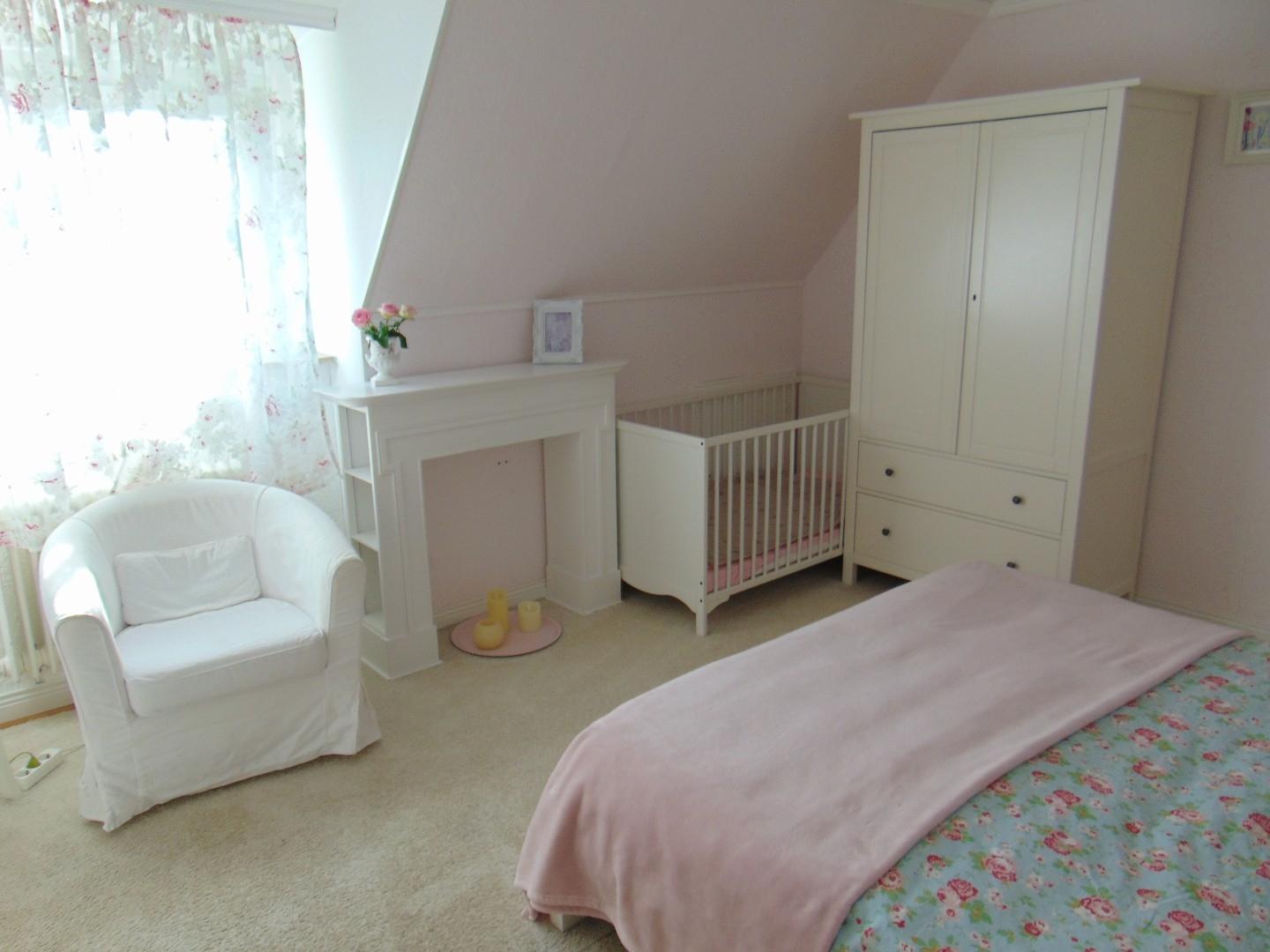 Schlafzimmer DG
