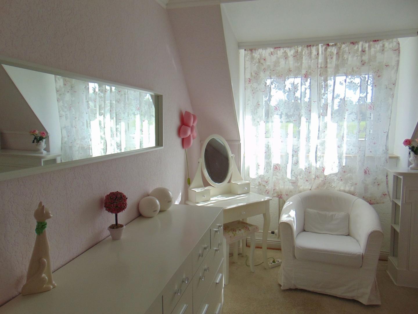 Schlafzimmer DG