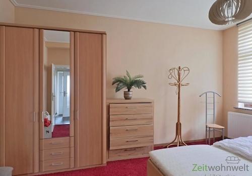 Kleiderschrank