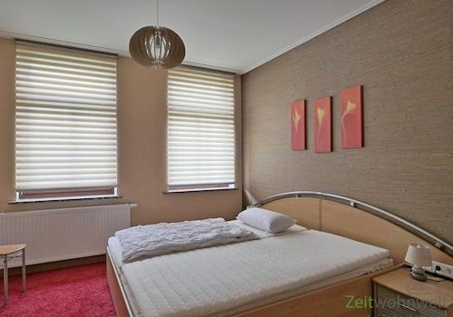 Doppelbett im Schlafzimmer