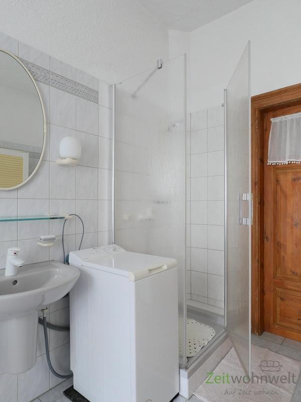 Waschmaschine und Dusche
