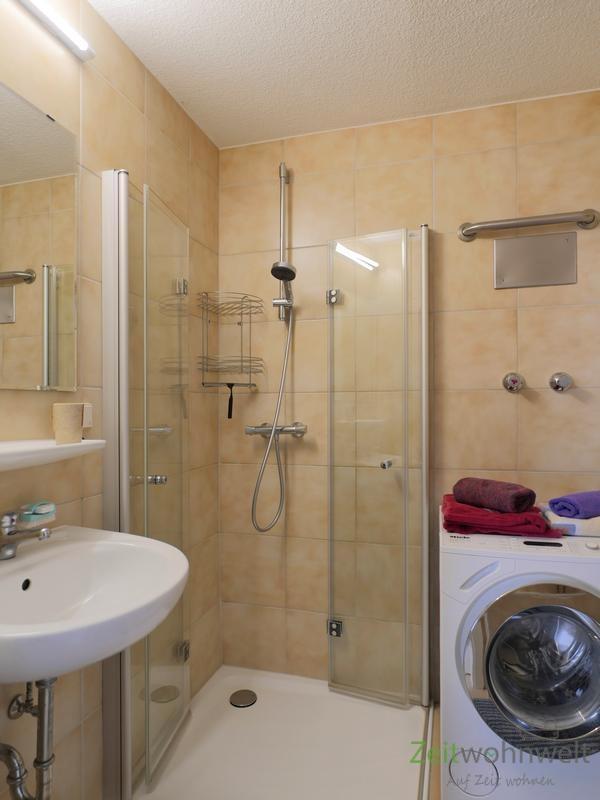 Dusche im Bad