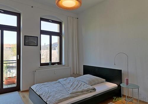Bett im Schlafzimmer