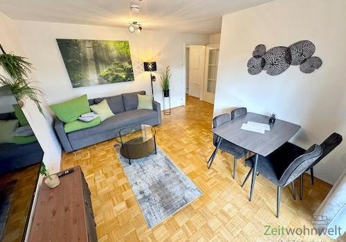Balkonblick ins Wohnzimmer