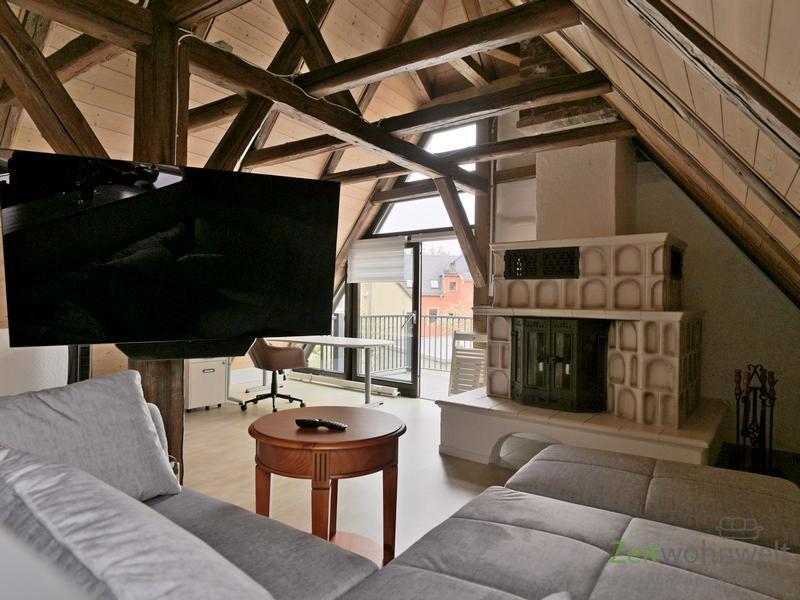 XXL-TV und Kamin