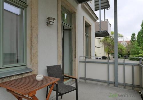 überdachter Balkon