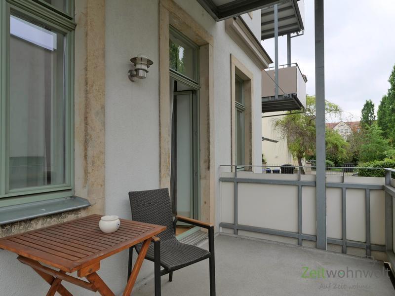 überdachter Balkon
