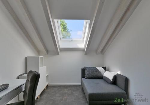 Blick ins kleine Arbeitszimmer