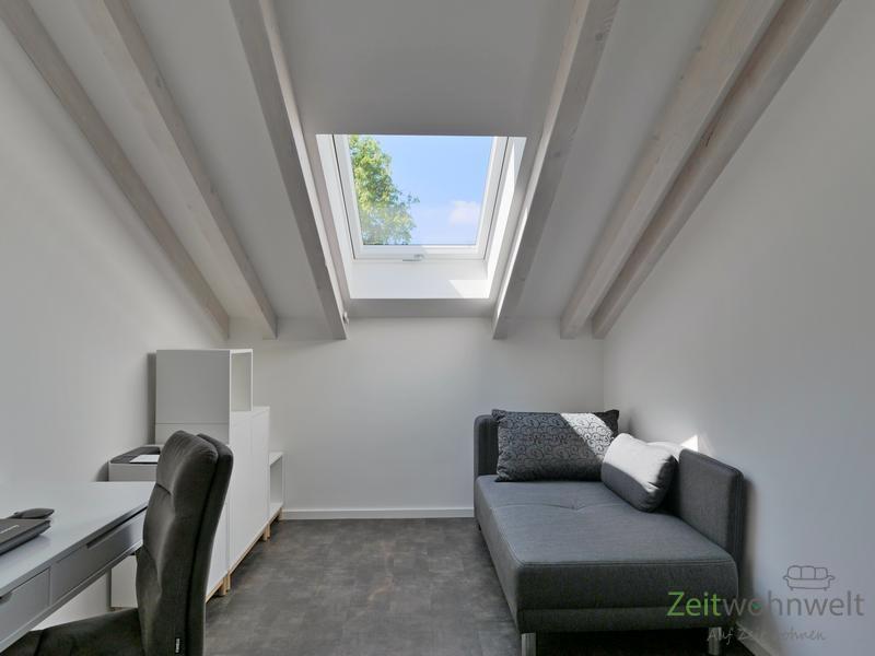 Blick ins kleine Arbeitszimmer