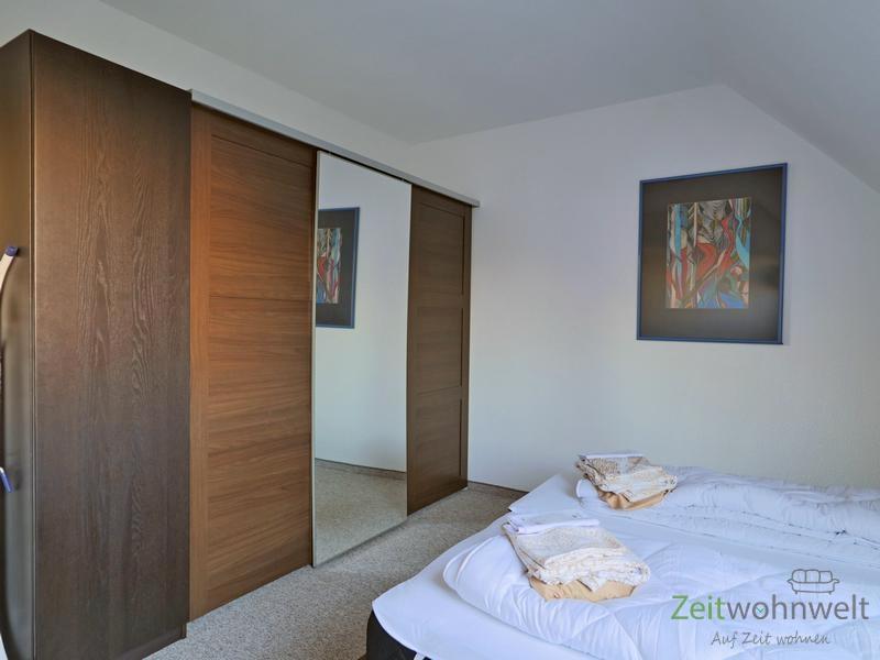 großer Schlafzimmerschrank